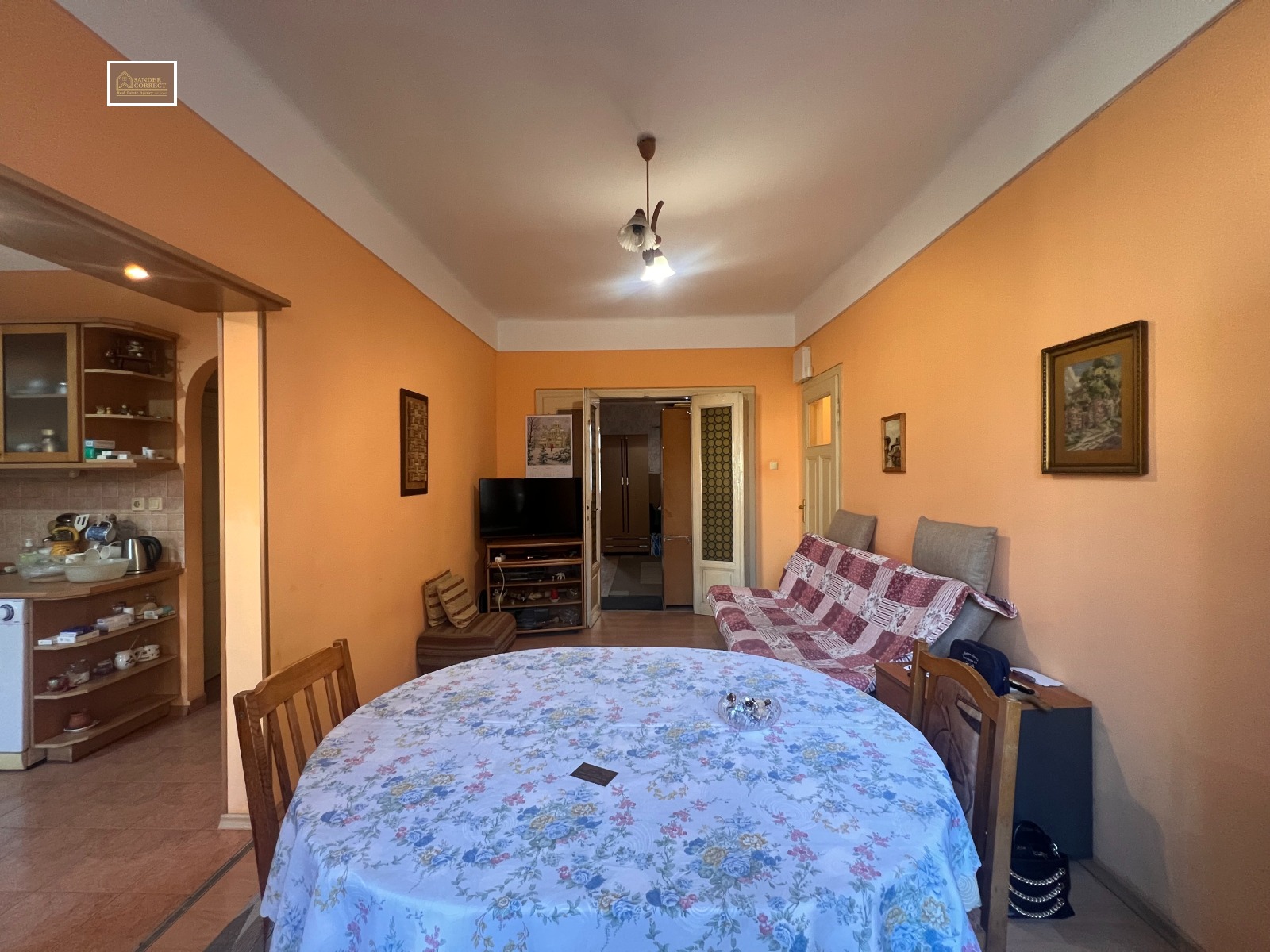 Продава 3-СТАЕН, гр. София, Център, снимка 2 - Апартаменти - 53864006