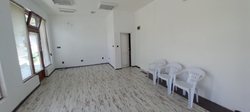 Продава  Магазин град Хасково , Дружба 1 , 35 кв.м | 39380378 - изображение [2]