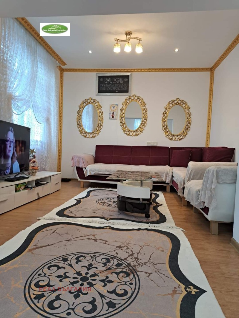 Продава  Къща град Русе , Широк център , 120 кв.м | 44496044 - изображение [2]