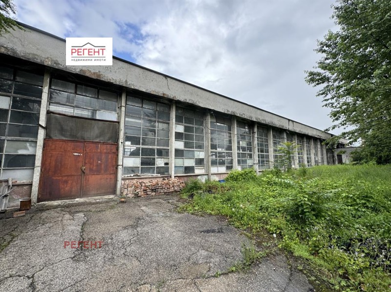 Продава ПРОМ. ПОМЕЩЕНИЕ в град Габрово, Център - 200 кв.м / 70 000 € » 136 908.10 лв., РЕГЕНТ