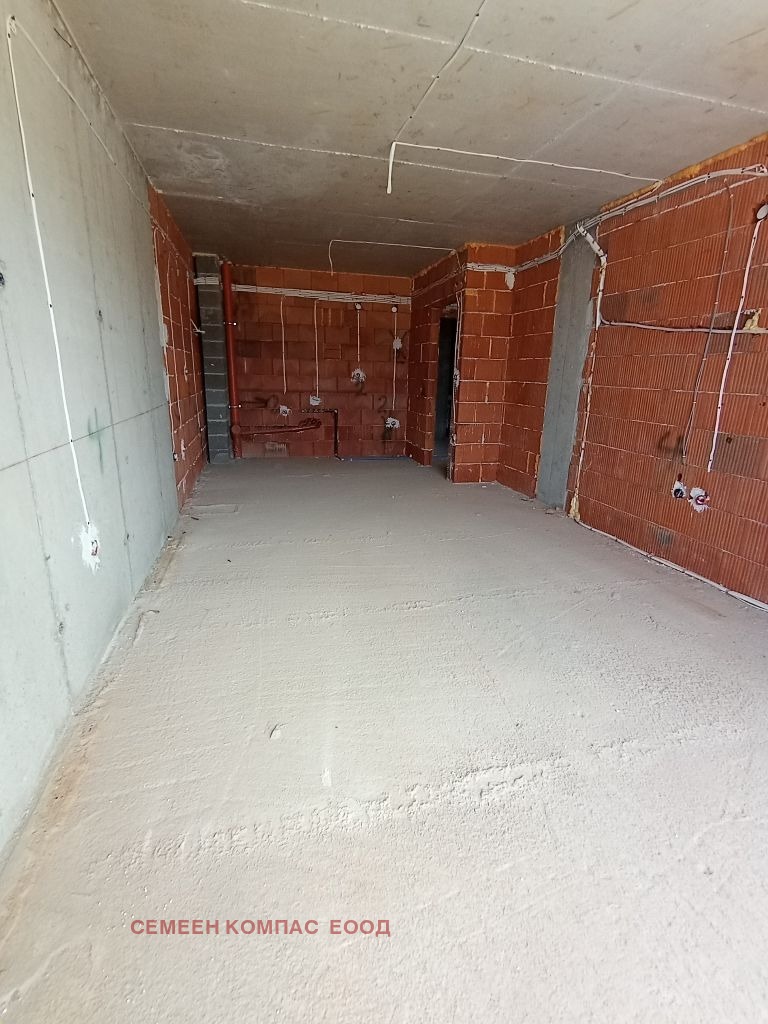 Продава  2-стаен град Пловдив , Южен , 73 кв.м | 76571171