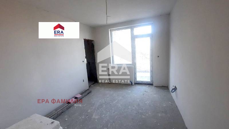 Продава 4-СТАЕН, гр. София, Лагера, снимка 4 - Апартаменти - 51326633