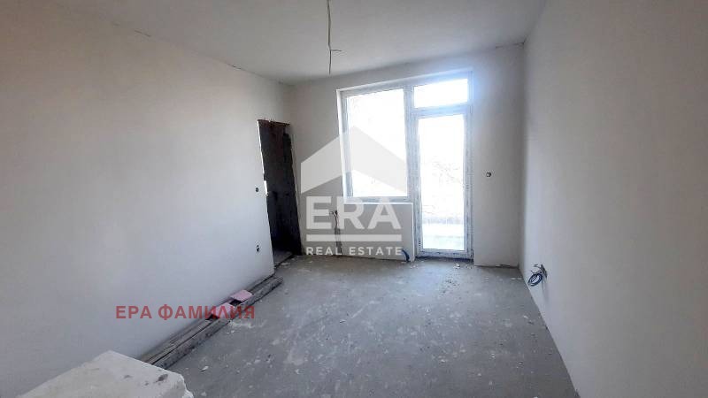 Продава 4-СТАЕН, гр. София, Лагера, снимка 2 - Апартаменти - 51326633