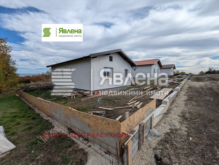 Продава КЪЩА, с. Хераково, област София област, снимка 2 - Къщи - 54743599