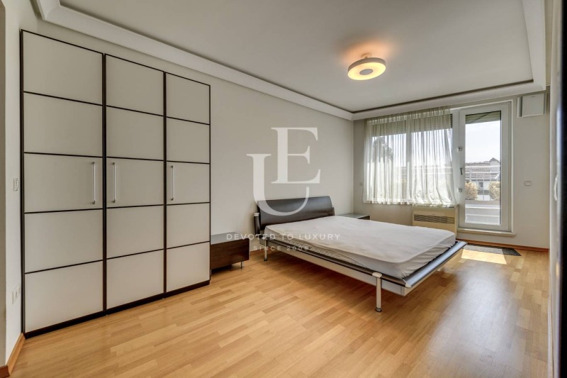 Te koop  3 slaapkamers Sofia , Tsentar , 240 m² | 48728345 - afbeelding [4]