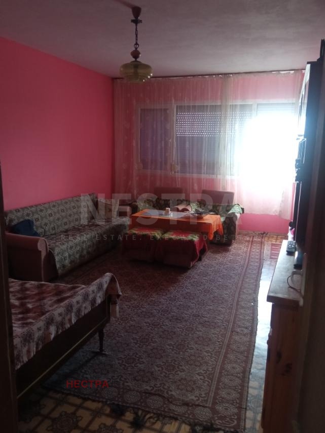 Продава 4-СТАЕН, гр. Ямбол, Граф Игнатиев, снимка 2 - Апартаменти - 56247377