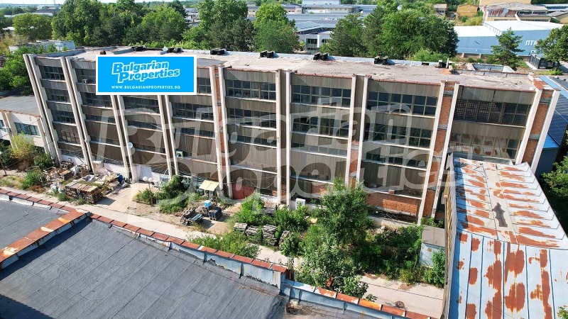Продава ПРОМ. ПОМЕЩЕНИЕ в град Добрич, Промишлена зона - Север - 2379 кв.м / 360 000 € » 704 098.80 лв., БЪЛГЕРИАН ПРОПЕРТИС