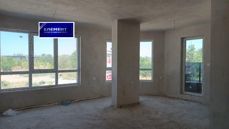 Eladó  2 hálószobás Plovdiv , Hristo Smirnenski , 123 négyzetméter | 77654748