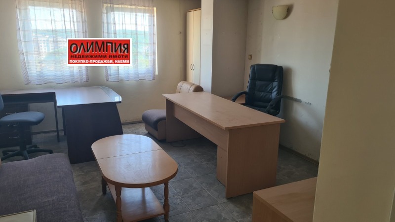 Продава АТЕЛИЕ, ТАВАН, гр. Плевен, Широк център