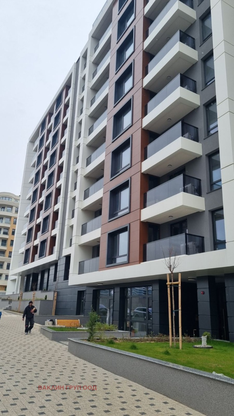 Na prodej  Prodejna Sofia , Mladost 4 , 242 m2 | 61621491