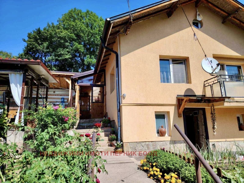 Продава КЪЩА, област Перник, с. Ръжавец • 96000 € • 87926544 — Holmes.bg