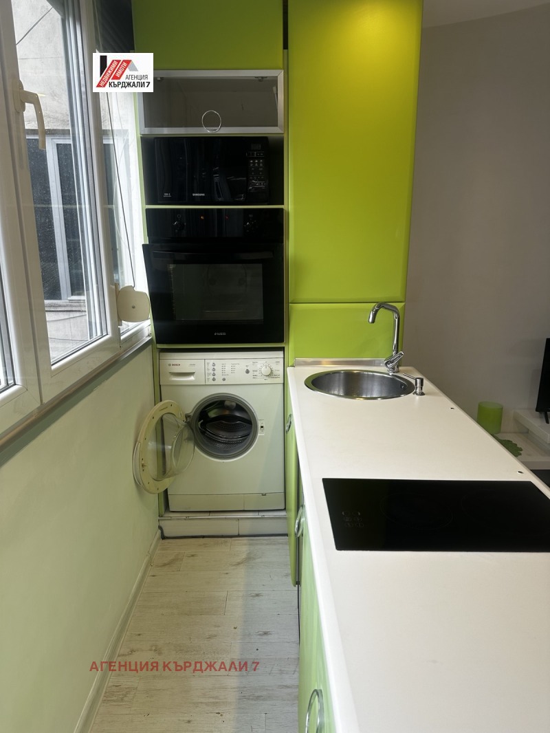 Продава 2-СТАЕН, гр. Кърджали, Център, снимка 3 - Апартаменти - 52770548