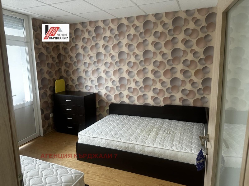 Продава 2-СТАЕН, гр. Кърджали, Център, снимка 7 - Апартаменти - 52770548