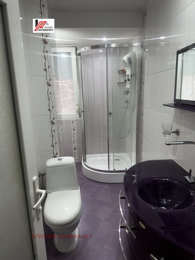 Продава 2-СТАЕН, гр. Кърджали, Център, снимка 6 - Апартаменти - 52770548