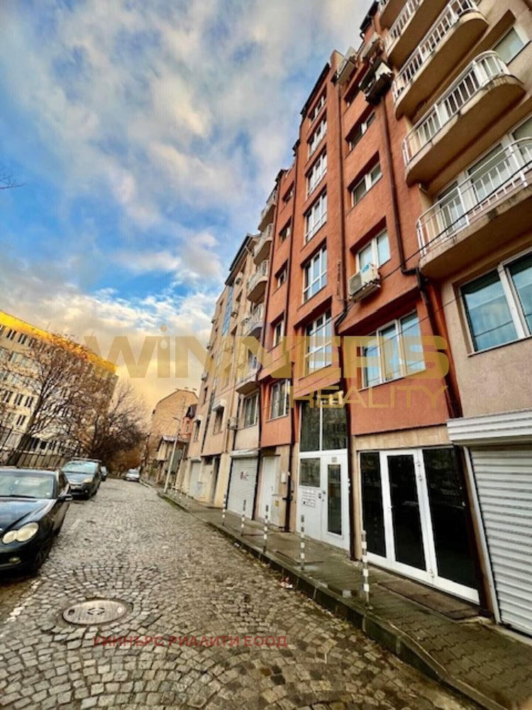 Продава 2-СТАЕН, гр. София, Център