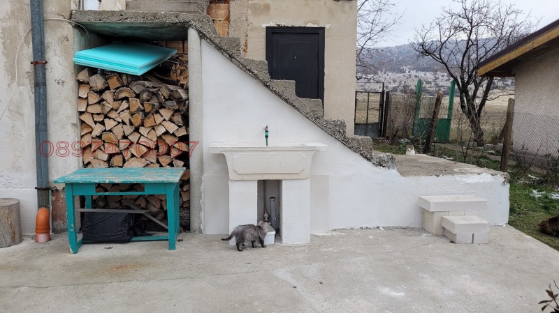 Продава КЪЩА, с. Вискяр, област Перник, снимка 2 - Къщи - 52954804