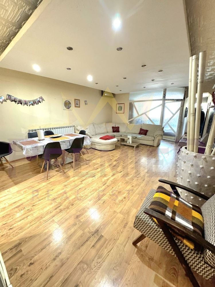 De vânzare  2 dormitoare Sofia , Borovo , 120 mp | 99079571 - imagine [2]
