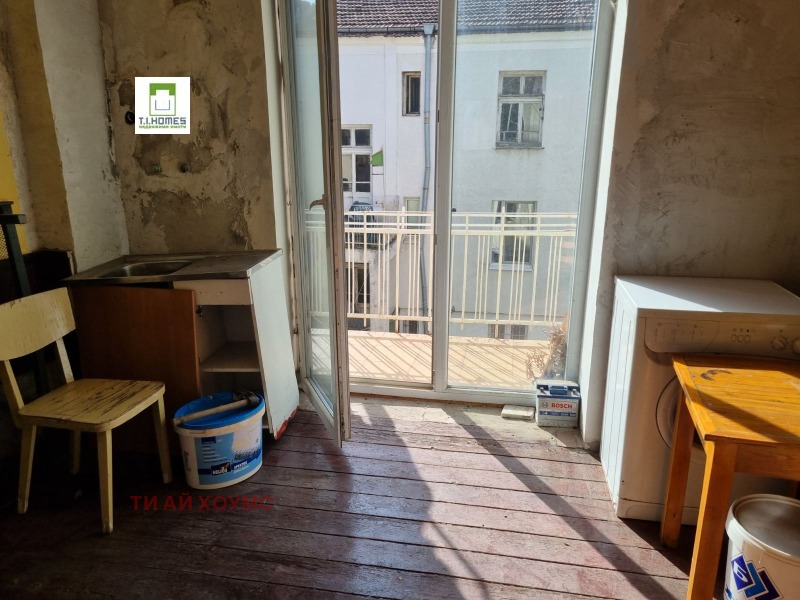 Продава 3-СТАЕН, гр. София, Център, снимка 2 - Апартаменти - 52651928