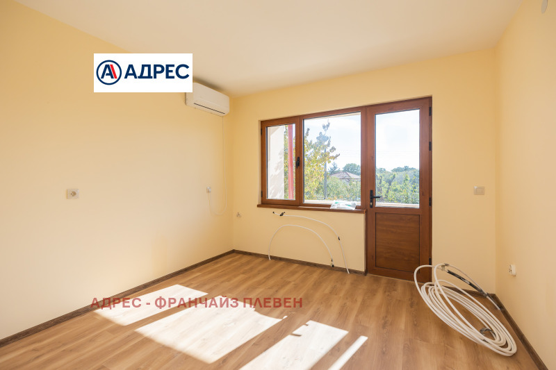 Продава КЪЩА, с. Върбица, област Плевен, снимка 6 - Къщи - 53149543