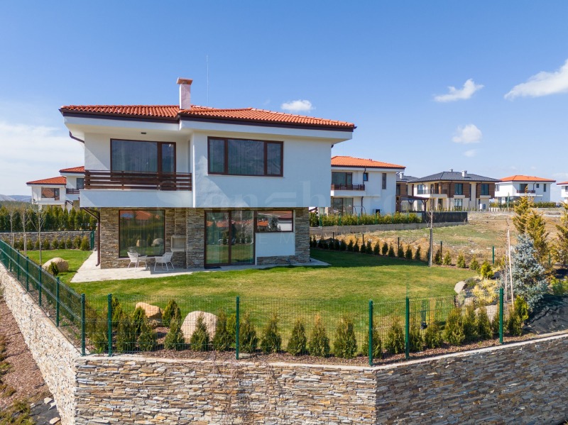 Продава КЪЩА в град София, с. Владая - 248 кв.м / 422 780 € » 826 885.81 лв., СТОУНХАРД ПРЕМИЪР СОФИЯ