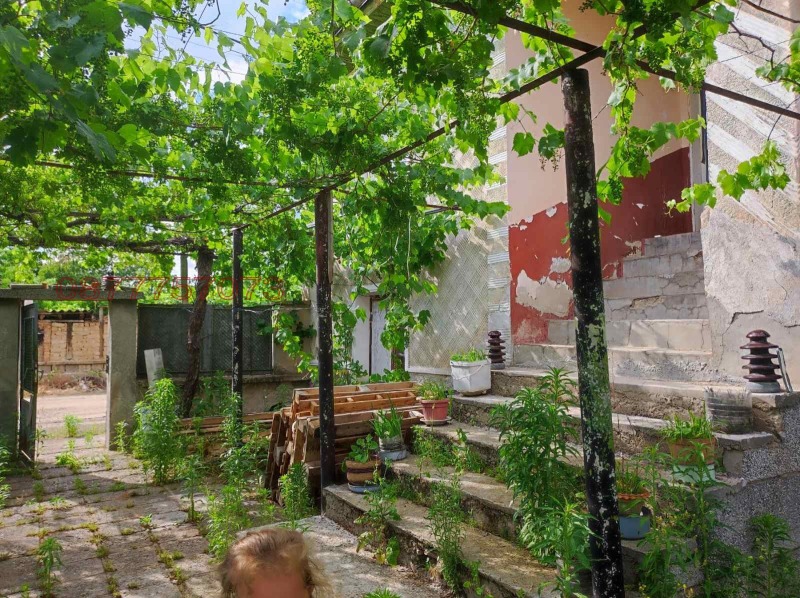 Eladó  Ház régió Plovdiv , Begovo , 168 négyzetméter | 78470855 - kép [4]