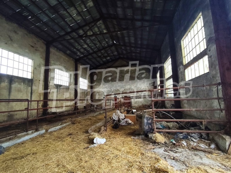 Продава ПРОМ. ПОМЕЩЕНИЕ, с. Горско Сливово, област Ловеч, снимка 3 - Производствени сгради - 52642185