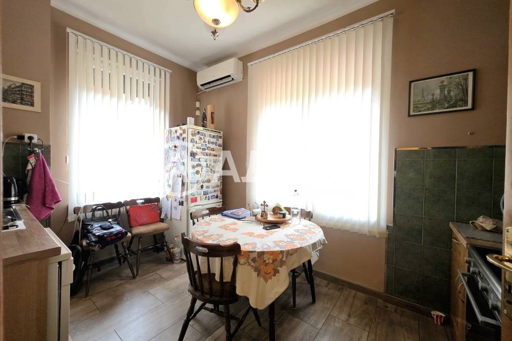 Продава КЪЩА, гр. София, Медицинска академия, снимка 6 - Къщи - 53884659