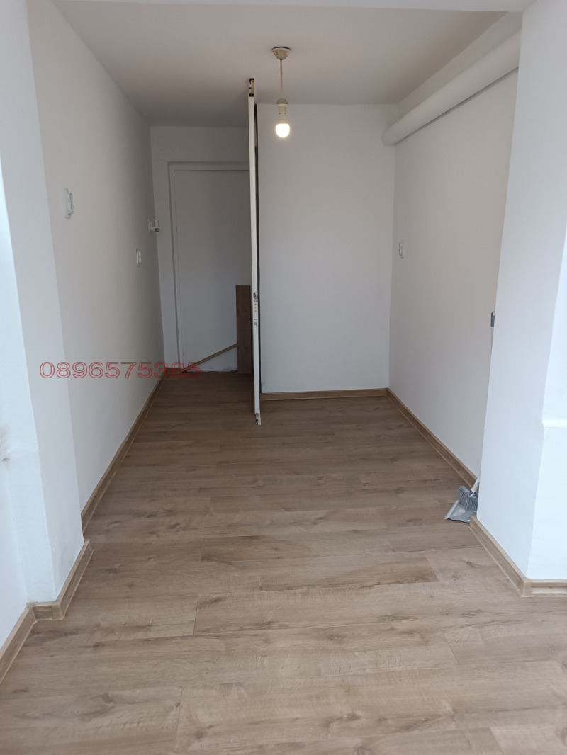 Продава ОФИС в град Стара Загора, Център - 10 кв.м / 15 000 € » 29 337.45 лв.