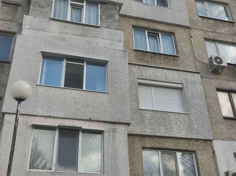 Продава  2-стаен град Шумен , Боян Българанов 1 , 64 кв.м | 40947451