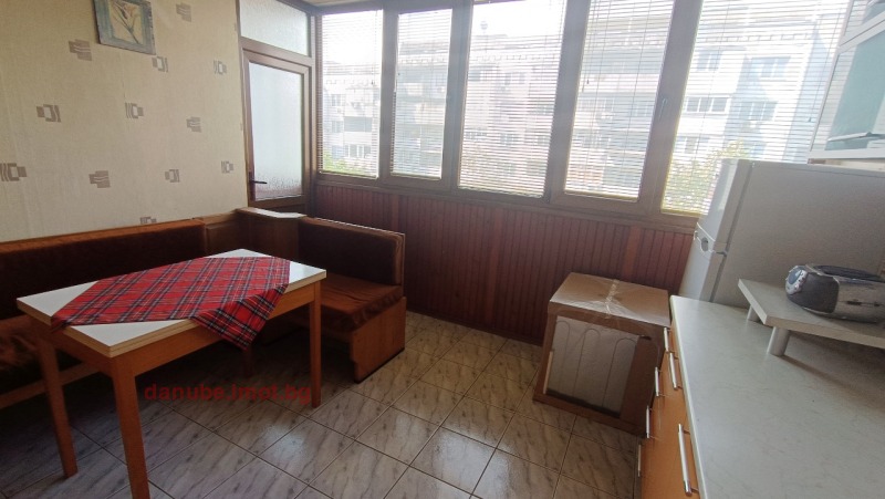 Na sprzedaż  1 sypialnia Ruse , Czarodejka - Jug , 68 mkw | 26290412 - obraz [2]