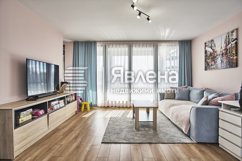 De vânzare  3 dormitoare Sofia , Crâstova vada , 370 mp | 40694547