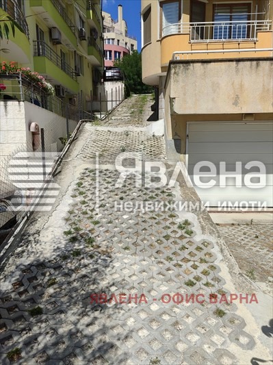 Продава ГАРАЖ, ПАРКОМЯСТО, гр. Варна, Бриз, снимка 2 - Гаражи и паркоместа - 54459369