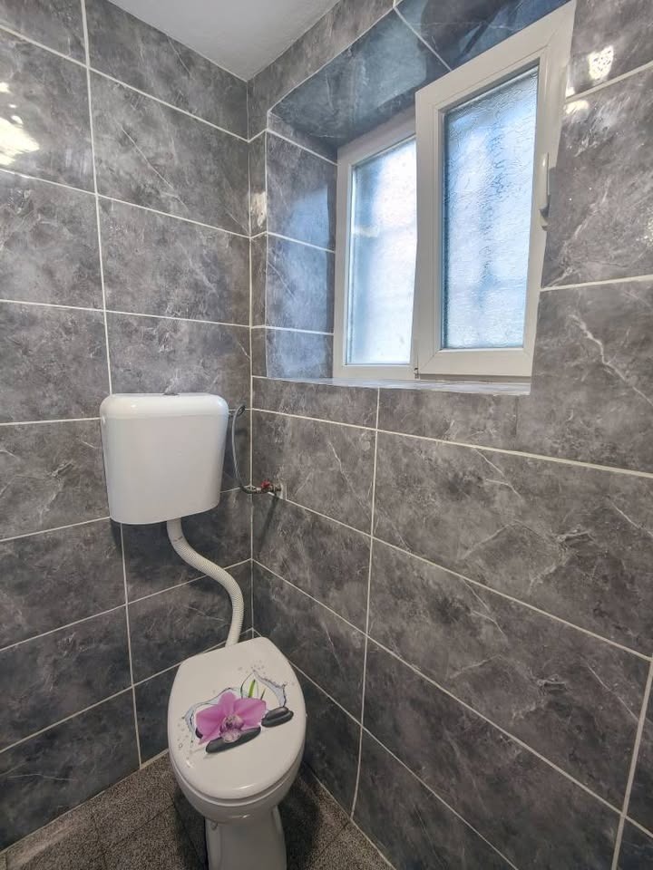 Продава ЕТАЖ ОТ КЪЩА, гр. Русе, Дружба 2, снимка 11 - Етаж от къща - 52119395