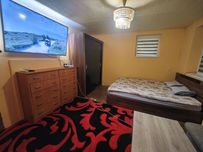 Продава ЕТАЖ ОТ КЪЩА, гр. Русе, Дружба 2, снимка 7 - Етаж от къща - 52119395