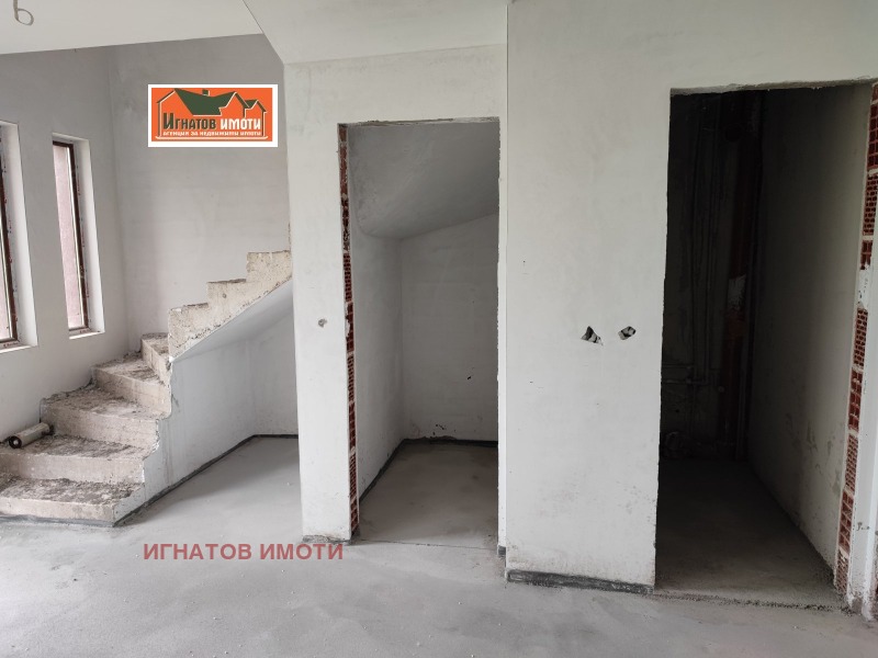 Продава КЪЩА, гр. Пазарджик, Устрем, снимка 3 - Къщи - 52627943