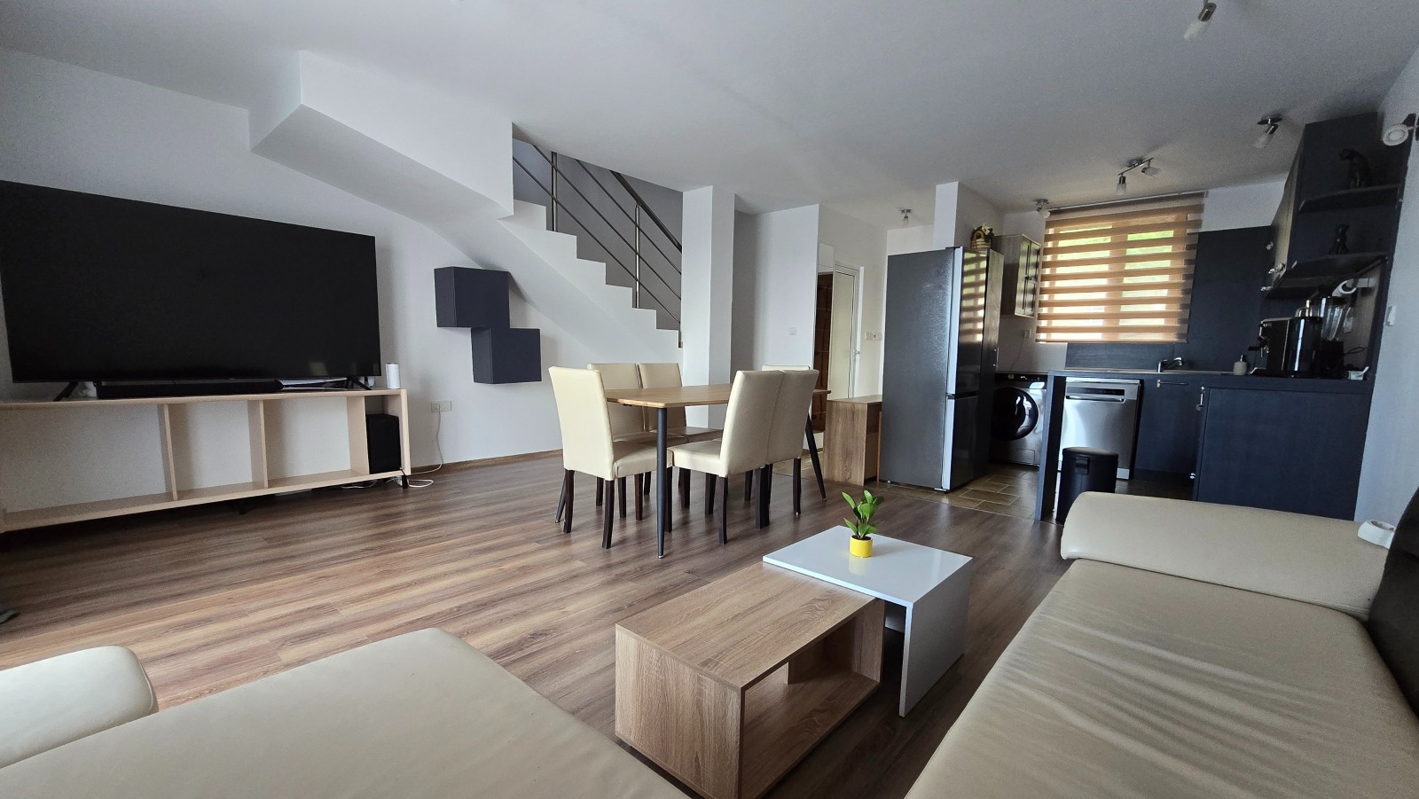 Продава КЪЩА, с. Осеново, област Варна, снимка 4 - Къщи - 55206151