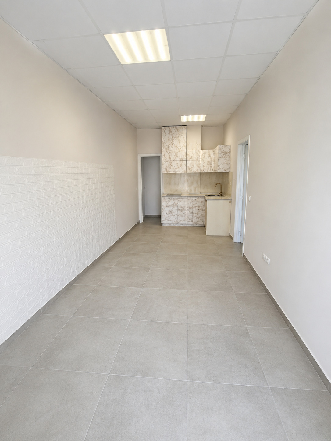 Продава МАГАЗИН, гр. Пловдив, Христо Смирненски, снимка 2 - Магазини - 54969173