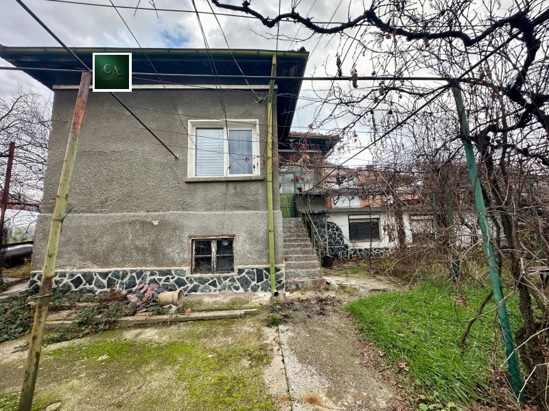 Продава КЪЩА в област Кюстендил, с. Яхиново - 203 кв.м / 95 000 € » 185 803.85 лв., КЕЛТИК АКОМОДЕЙШЪН ЕООД