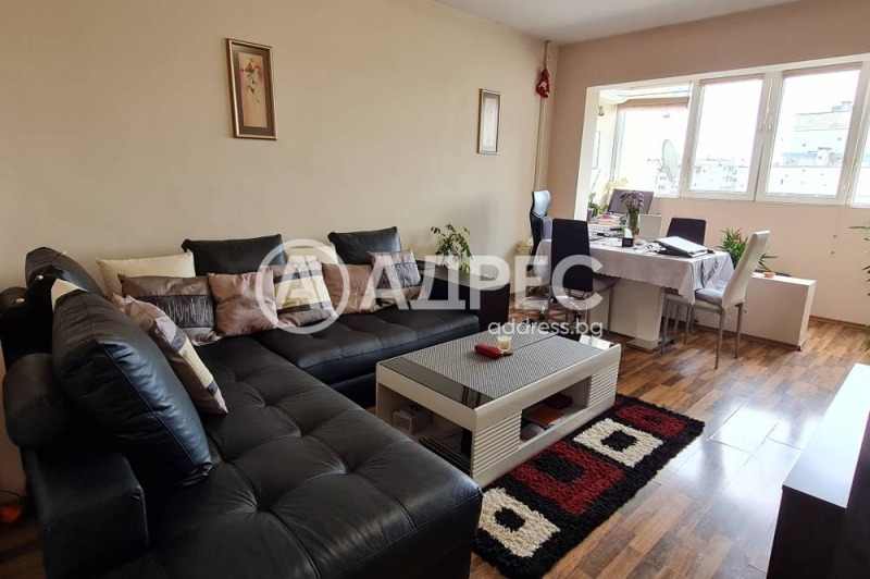 Na sprzedaż  1 sypialnia Sofia , Nadeżda 3 , 61 mkw | 61490550