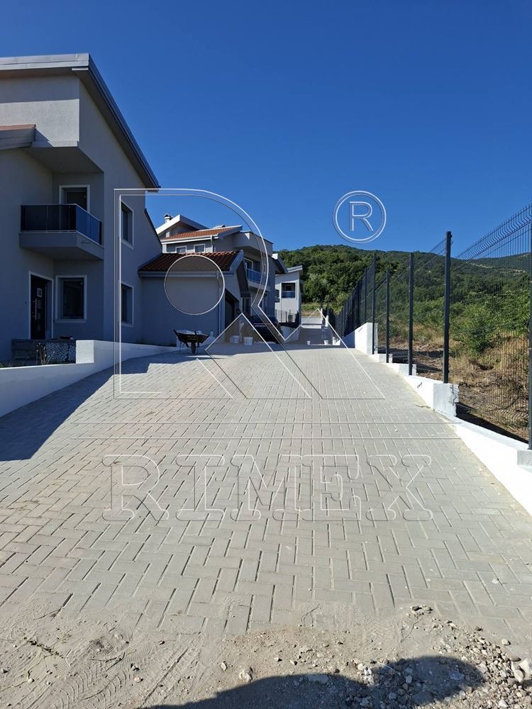 Продава КЪЩА, с. Белащица, област Пловдив, снимка 5 - Къщи - 52556390