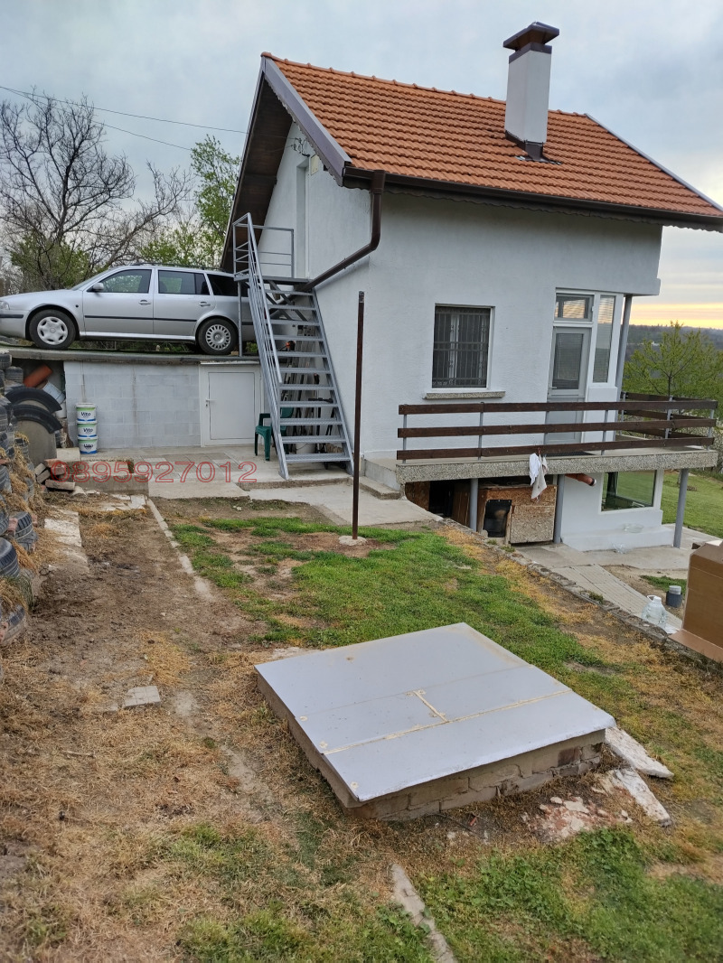 Продава ВИЛА, гр. Русе, Промишлена зона - Запад, снимка 14 - Вили - 52781187