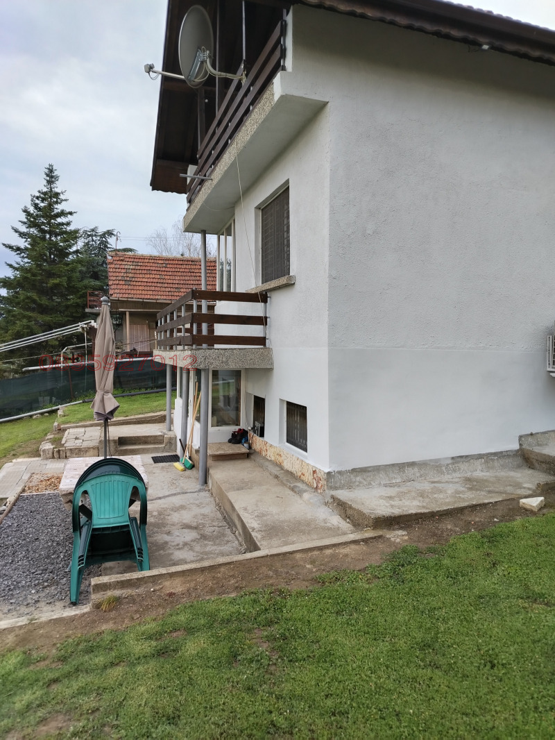 Продава ВИЛА, гр. Русе, Промишлена зона - Запад, снимка 16 - Вили - 52781187