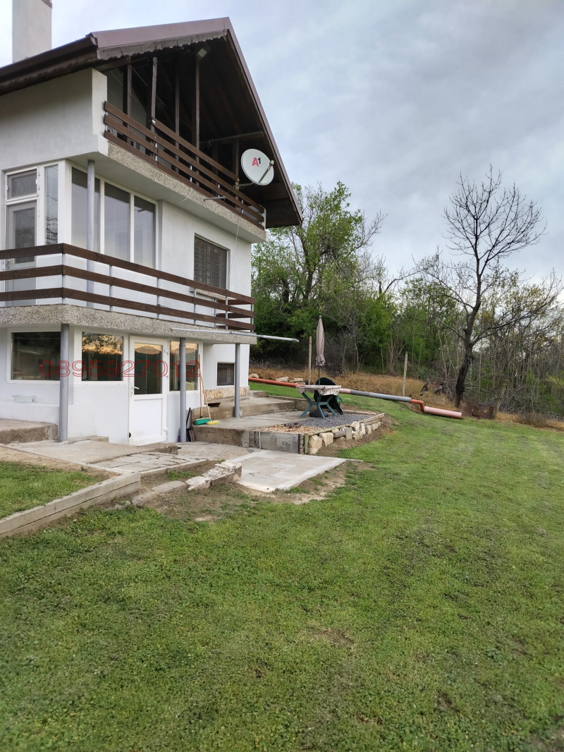 Продава ВИЛА, гр. Русе, Промишлена зона - Запад, снимка 15 - Вили - 52781187