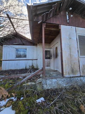 Maison Izvor, région Pernik 10