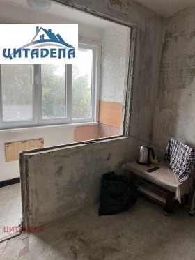 Продава 2-стаен