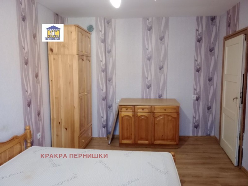 Продава 2-СТАЕН, гр. Перник, Пригаров район, снимка 7 - Aпартаменти - 49021212