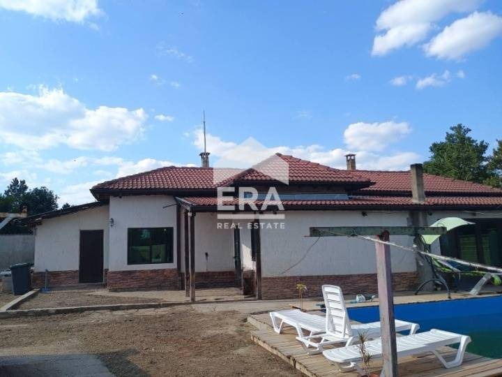 Продава КЪЩА, гр. Добрич, Рилци, снимка 2 - Къщи - 55216112