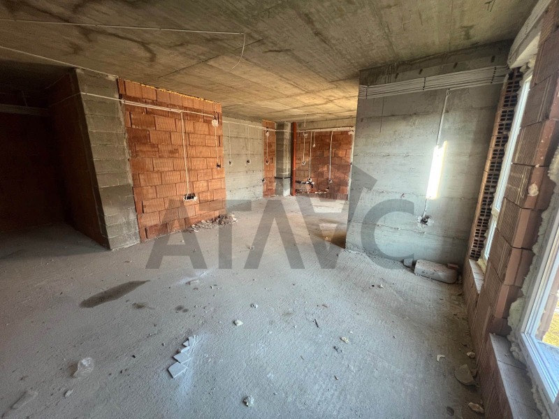 Продава 3-СТАЕН, гр. Пловдив, Остромила, снимка 2 - Апартаменти - 52665008