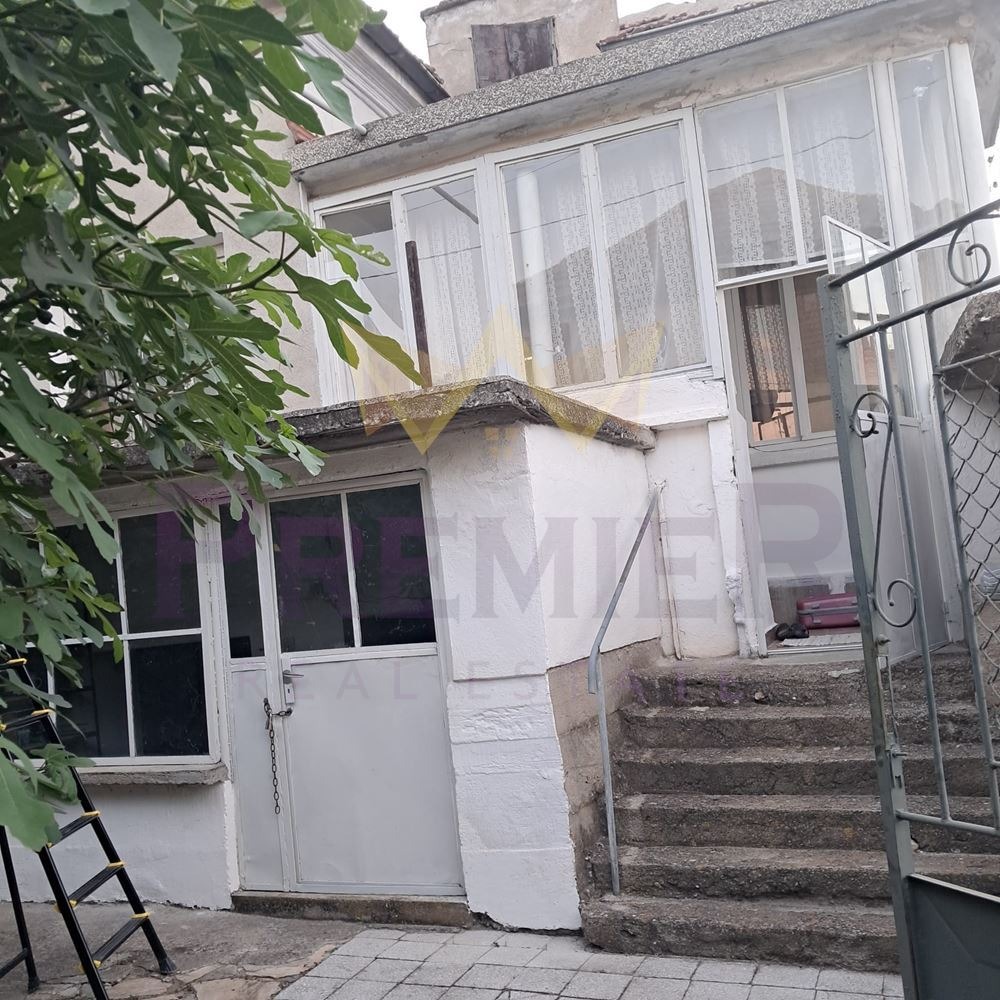 Продава КЪЩА, с. Устрем, област Хасково