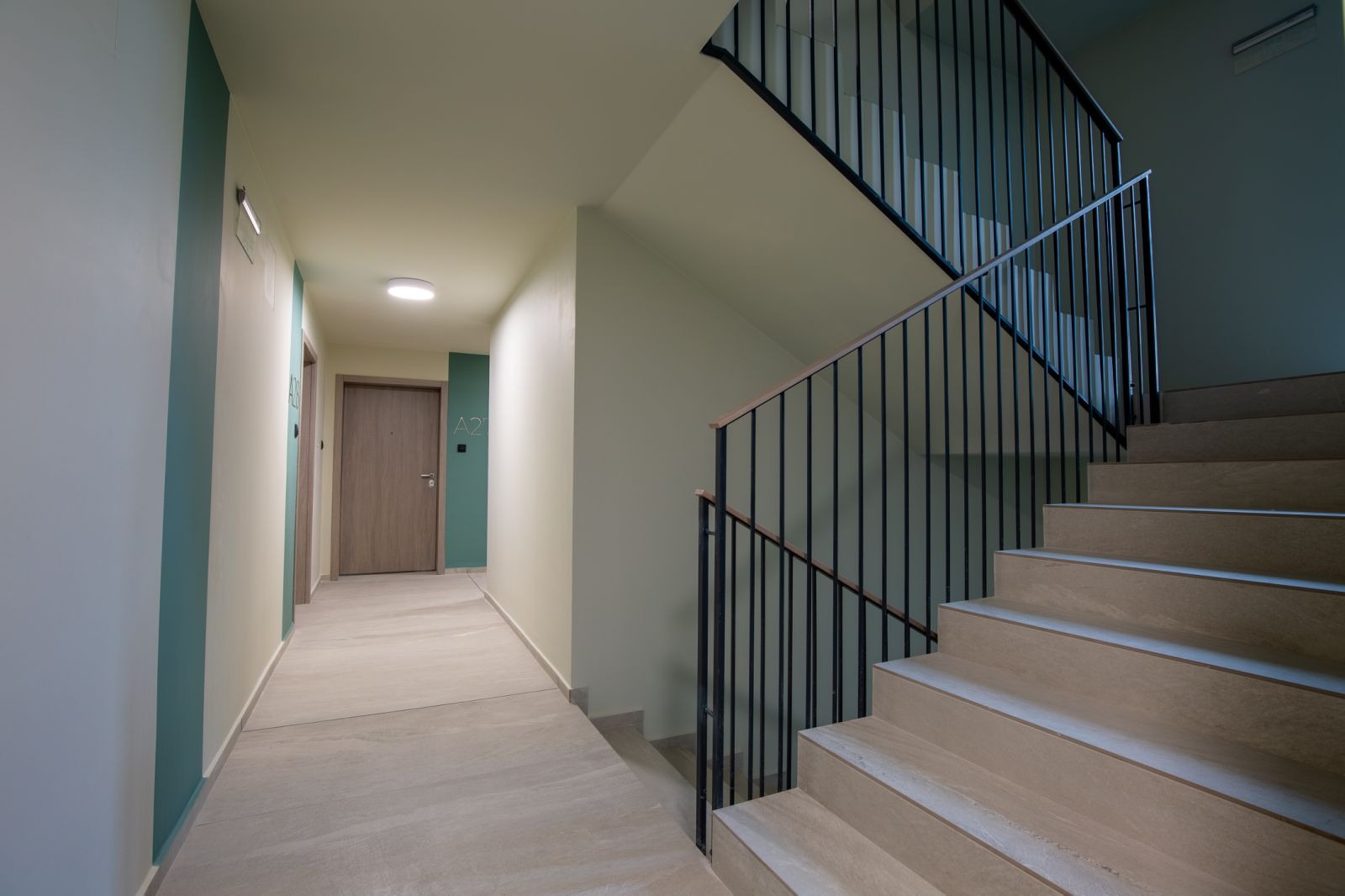 Продава 3-СТАЕН, гр. Велико Търново, Център, снимка 2 - Апартаменти - 53438505